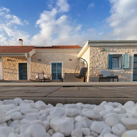 Rafajela - Private Pool Villa