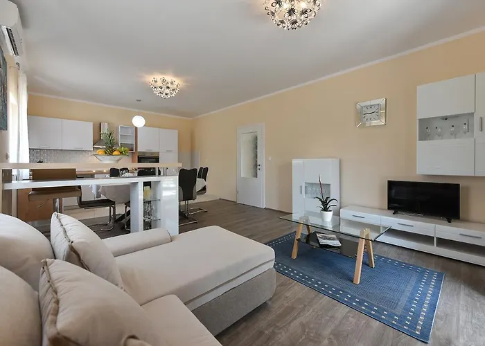 Rafajela - Private Pool * Привлака