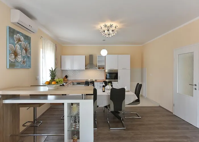 Rafajela - Private Pool Вилла Привлака