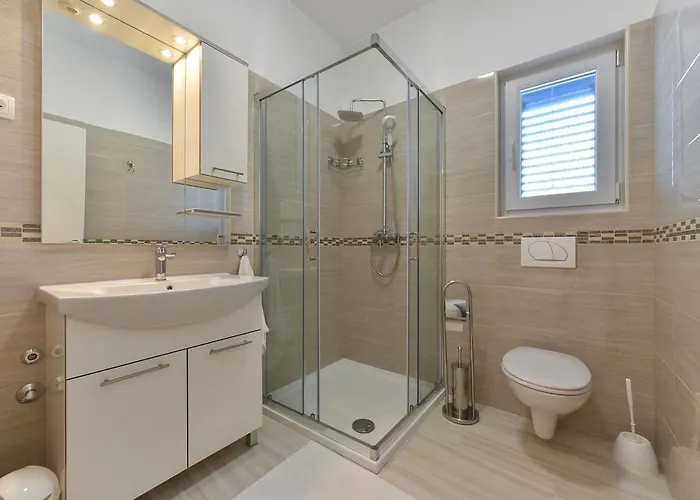 Rafajela - Private Pool Привлака